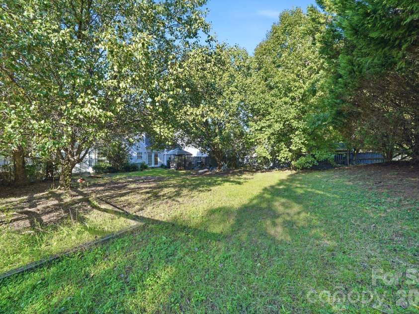10212 Billingham Drive, Charlotte, NC 28269.  MLS# CAR4434852, YatesRealty ID 56630. 