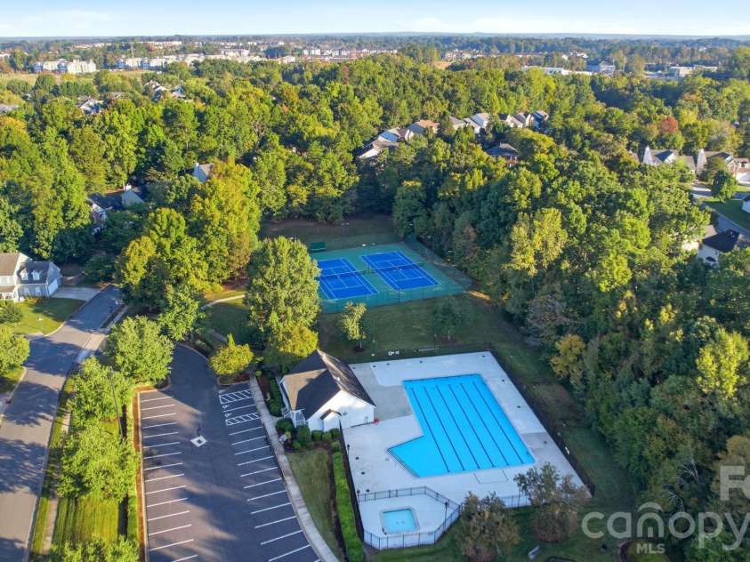 10212 Billingham Drive, Charlotte, NC 28269.  MLS# CAR4434852, YatesRealty ID 56630. 