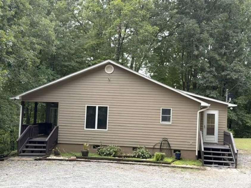 177 Natural Trail, Sylva, NC 28779.  MLS# CAR4434524, YatesRealty ID 56632. 
