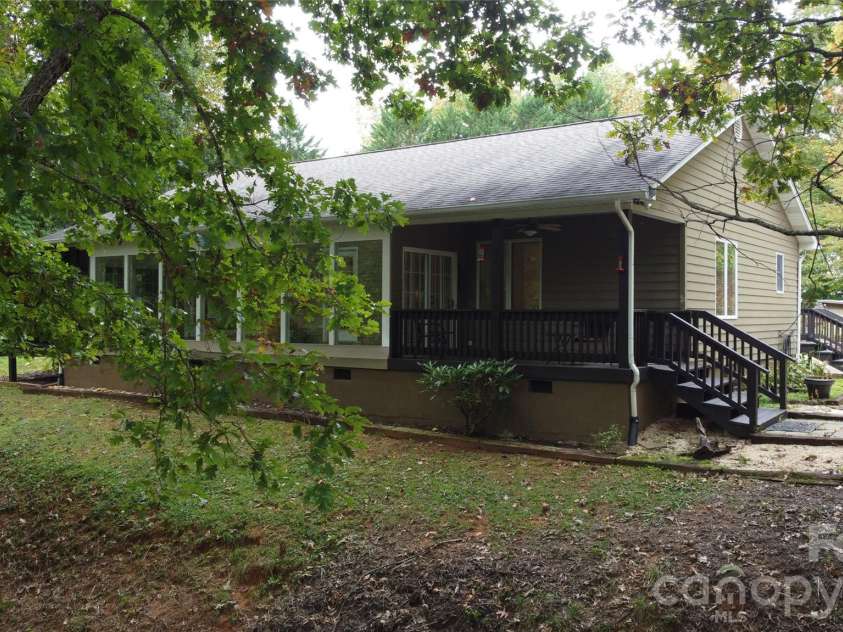 177 Natural Trail, Sylva, NC 28779.  MLS# CAR4434524, YatesRealty ID 56632. 