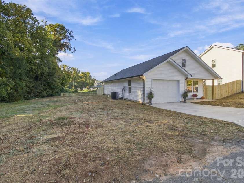 391 Brief Avenue, Concord, NC 28025.  MLS# CAR4434848, YatesRealty ID 56635. 