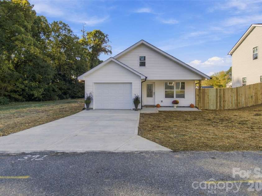 391 Brief Avenue, Concord, NC 28025.  MLS# CAR4434848, YatesRealty ID 56635. 
