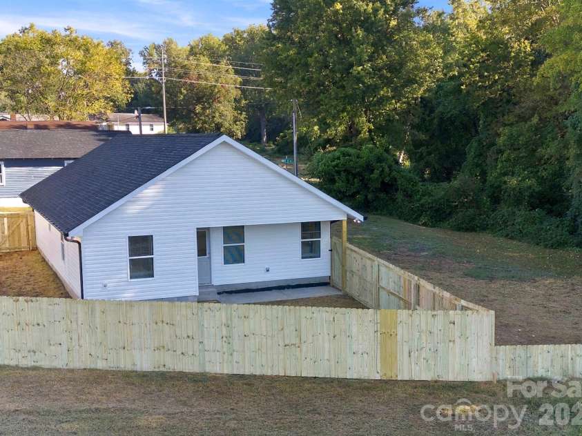 391 Brief Avenue, Concord, NC 28025.  MLS# CAR4434848, YatesRealty ID 56635. 