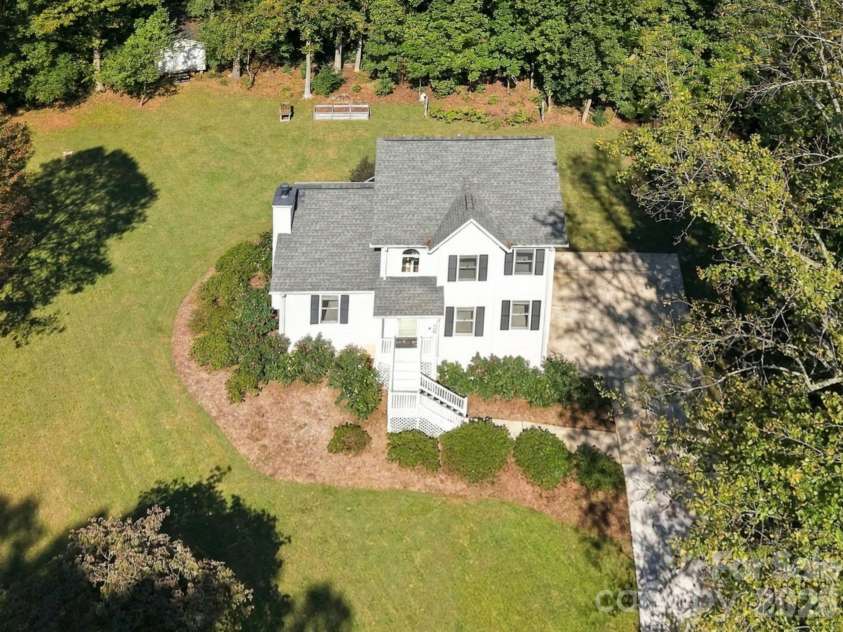 1270 Berra Place, Hickory, NC 28602.  MLS# CAR4433437, YatesRealty ID 56636. Aerial view