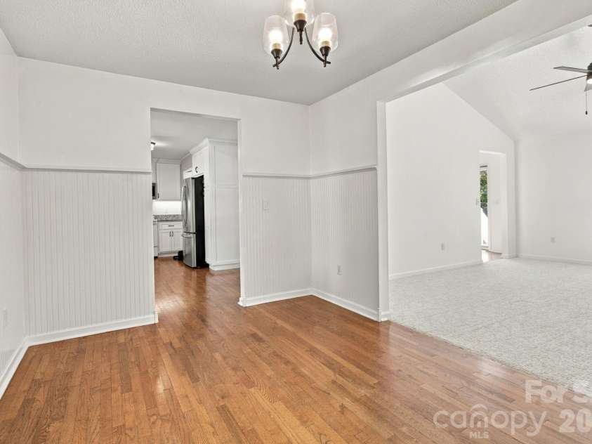 1270 Berra Place, Hickory, NC 28602.  MLS# CAR4433437, YatesRealty ID 56636. Dining/living/kitchen