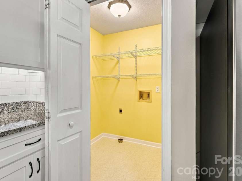 1270 Berra Place, Hickory, NC 28602.  MLS# CAR4433437, YatesRealty ID 56636. Laundry area/storage