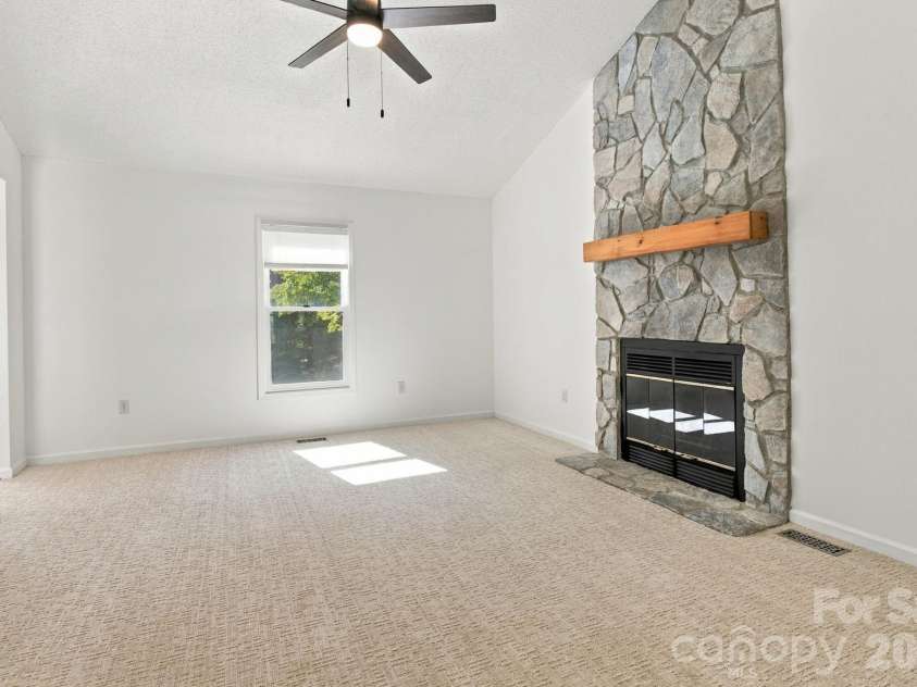 1270 Berra Place, Hickory, NC 28602.  MLS# CAR4433437, YatesRealty ID 56636. Living room