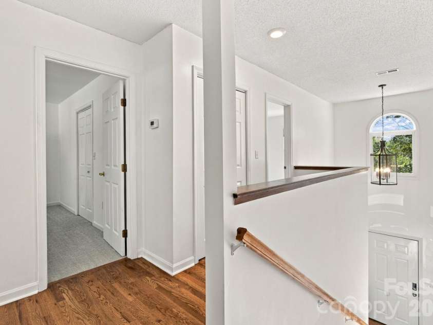 1270 Berra Place, Hickory, NC 28602.  MLS# CAR4433437, YatesRealty ID 56636. Upper level bedroom entrance/hallway