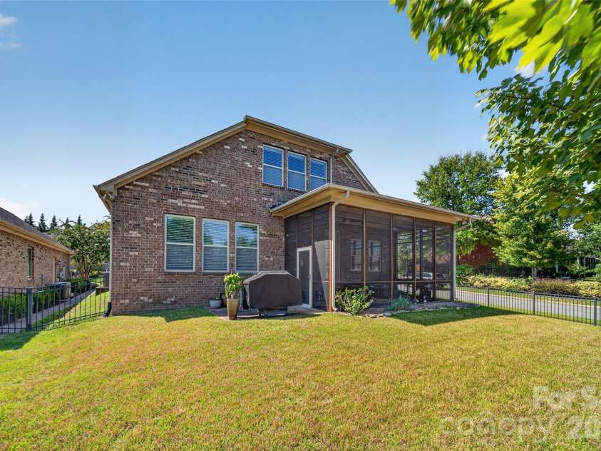 9524 Heritage Farm Avenue, Concord, NC 28027.  MLS# CAR4426703, YatesRealty ID 56638. 