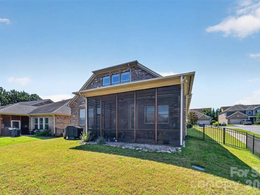 9524 Heritage Farm Avenue, Concord, NC 28027.  MLS# CAR4426703, YatesRealty ID 56638. 