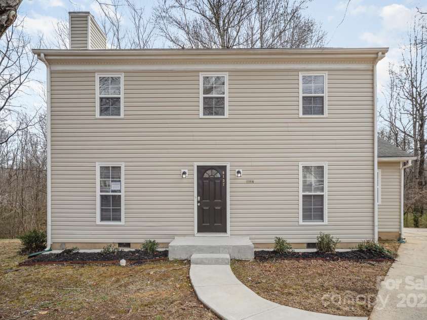 8137 Sheringham Way, Charlotte, NC 28227.  MLS# CAR4220926, YatesRealty ID 5664. 