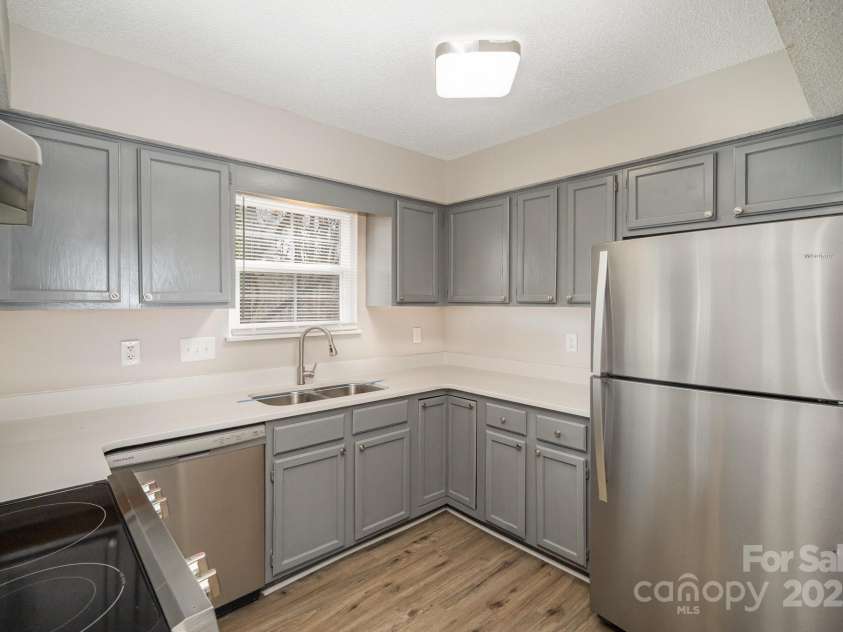 8137 Sheringham Way, Charlotte, NC 28227.  MLS# CAR4220926, YatesRealty ID 5664. 