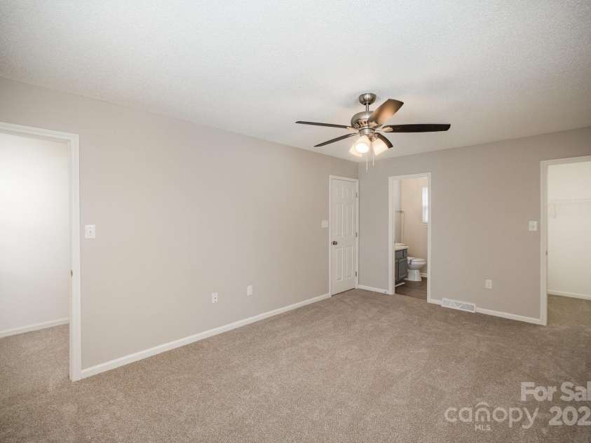 8137 Sheringham Way, Charlotte, NC 28227.  MLS# CAR4220926, YatesRealty ID 5664. 