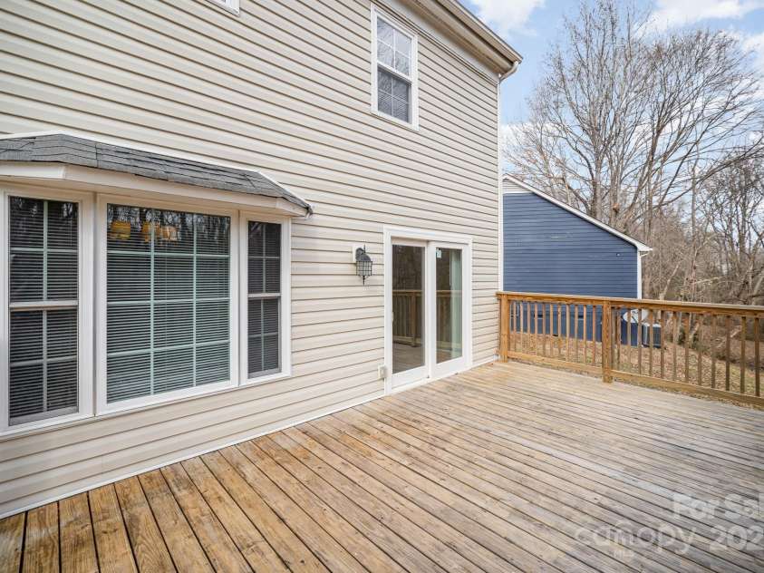 8137 Sheringham Way, Charlotte, NC 28227.  MLS# CAR4220926, YatesRealty ID 5664. 