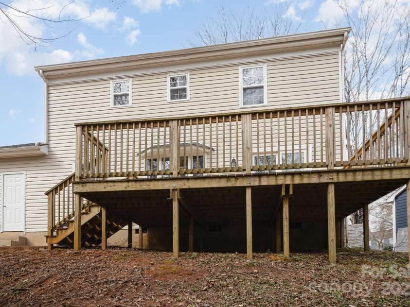8137 Sheringham Way, Charlotte, NC 28227.  MLS# CAR4220926, YatesRealty ID 5664. 