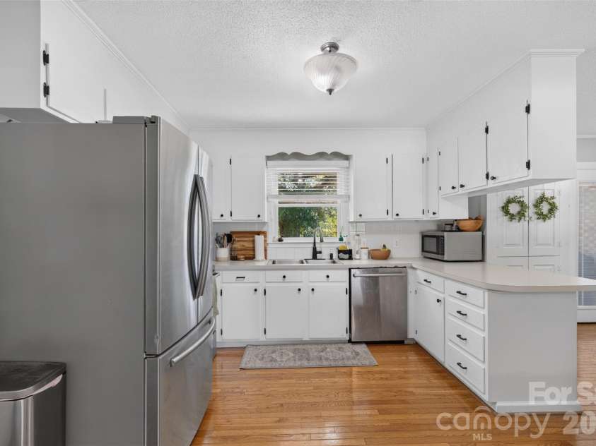 120 Regal Circle, Mooresville, NC 28117.  MLS# CAR4428050, YatesRealty ID 56640. 