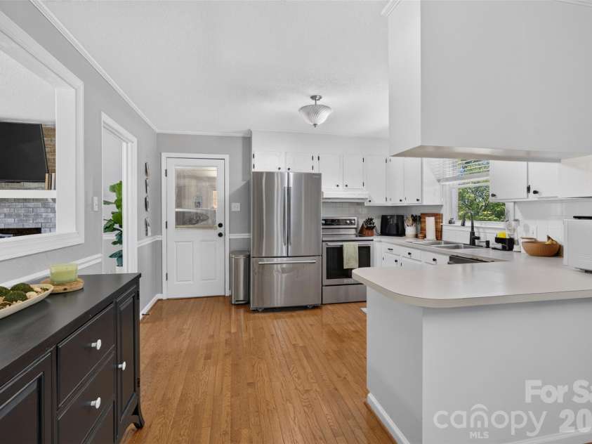 120 Regal Circle, Mooresville, NC 28117.  MLS# CAR4428050, YatesRealty ID 56640. 