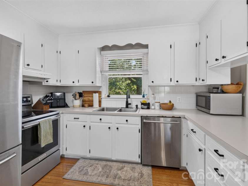 120 Regal Circle, Mooresville, NC 28117.  MLS# CAR4428050, YatesRealty ID 56640. 