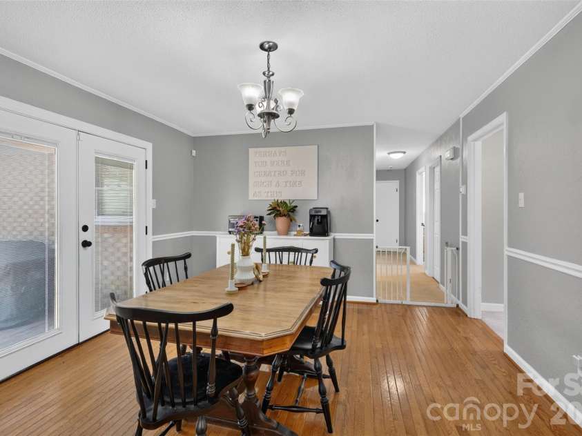 120 Regal Circle, Mooresville, NC 28117.  MLS# CAR4428050, YatesRealty ID 56640. 