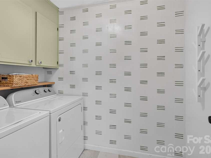 120 Regal Circle, Mooresville, NC 28117.  MLS# CAR4428050, YatesRealty ID 56640. 