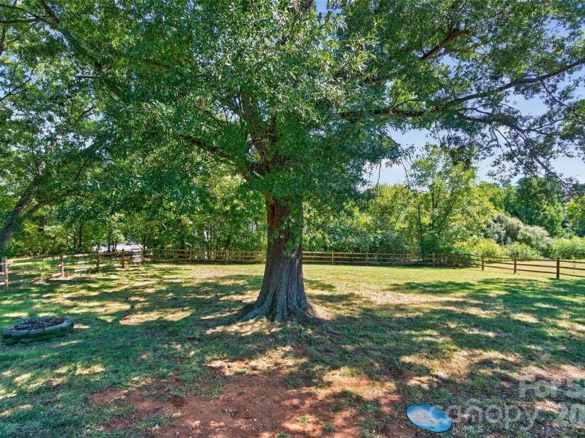120 Regal Circle, Mooresville, NC 28117.  MLS# CAR4428050, YatesRealty ID 56640. 