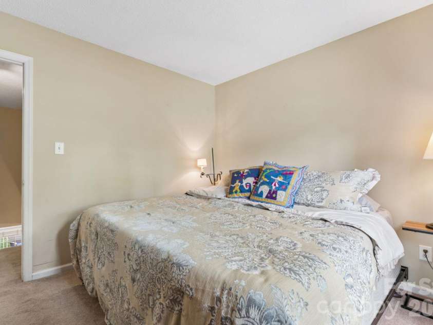17100 Grenache Court, Cornelius, NC 28031.  MLS# CAR4432838, YatesRealty ID 56641. 09 Second BR