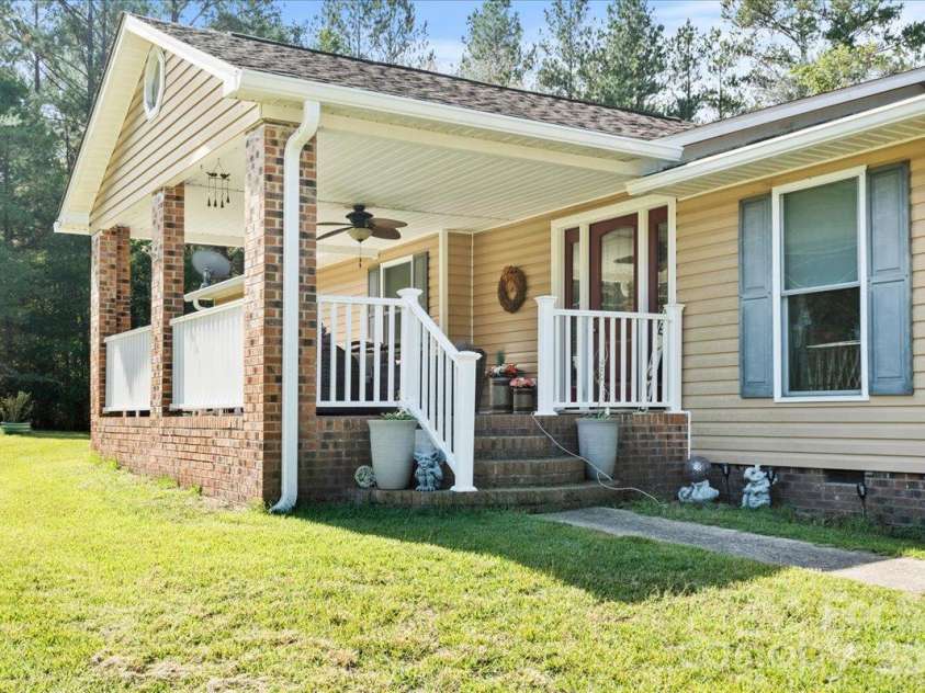2814 Orchard Road, Cheraw, SC 29520.  MLS# CAR4434875, YatesRealty ID 56642. 