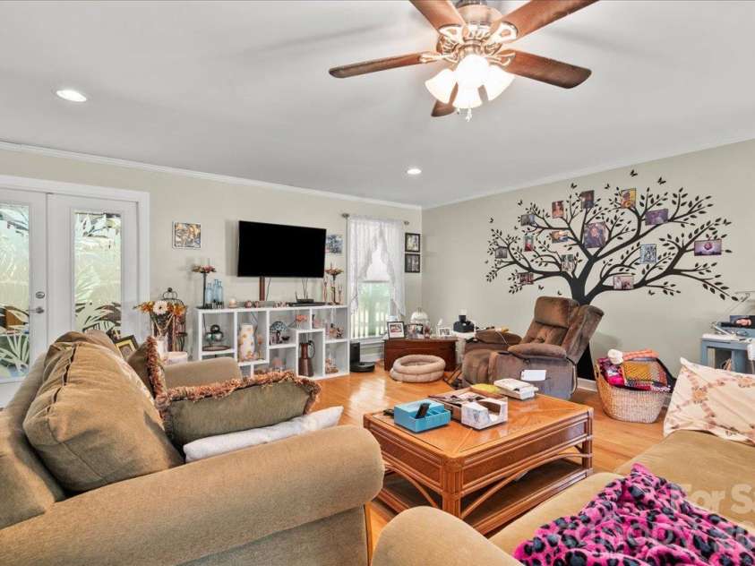 2814 Orchard Road, Cheraw, SC 29520.  MLS# CAR4434875, YatesRealty ID 56642. 
