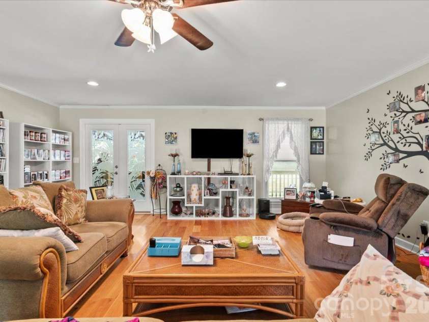 2814 Orchard Road, Cheraw, SC 29520.  MLS# CAR4434875, YatesRealty ID 56642. 