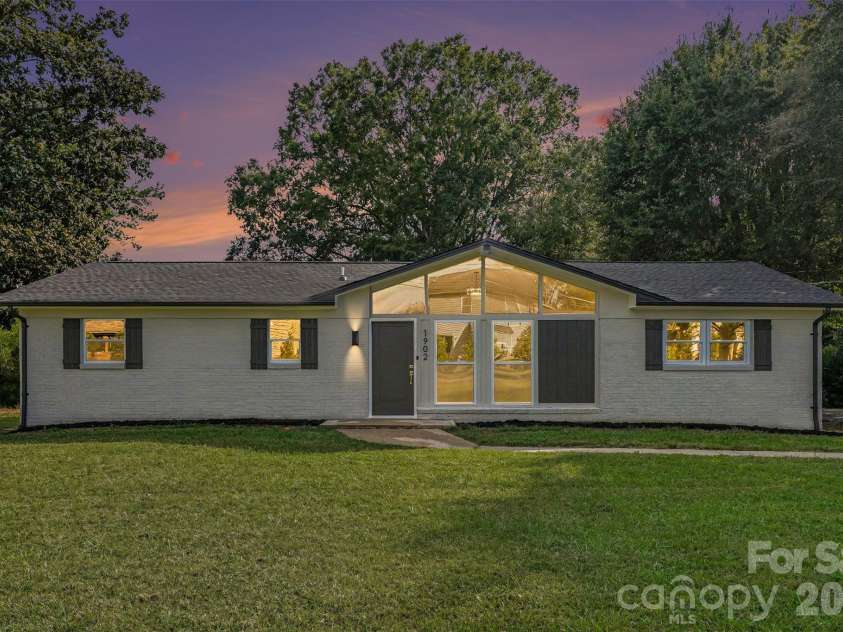 1902 19th Avenue, Hickory, NC 28601.  MLS# CAR4434826, YatesRealty ID 56643. 