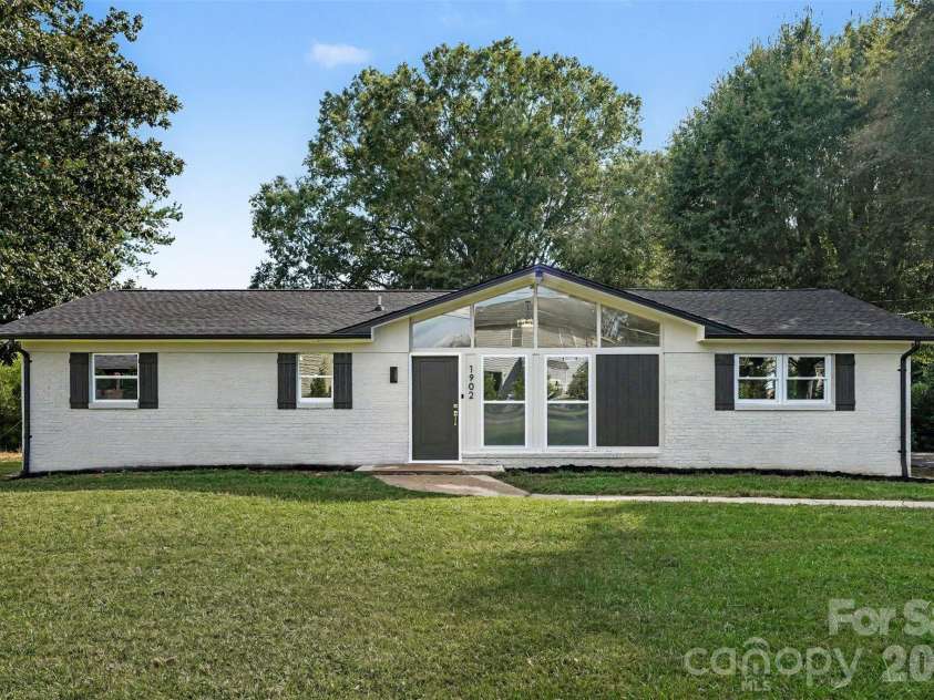 1902 19th Avenue, Hickory, NC 28601.  MLS# CAR4434826, YatesRealty ID 56643. 