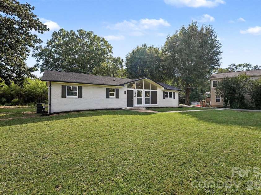 1902 19th Avenue, Hickory, NC 28601.  MLS# CAR4434826, YatesRealty ID 56643. 