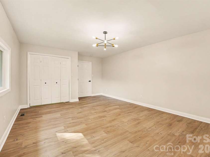 1902 19th Avenue, Hickory, NC 28601.  MLS# CAR4434826, YatesRealty ID 56643. 