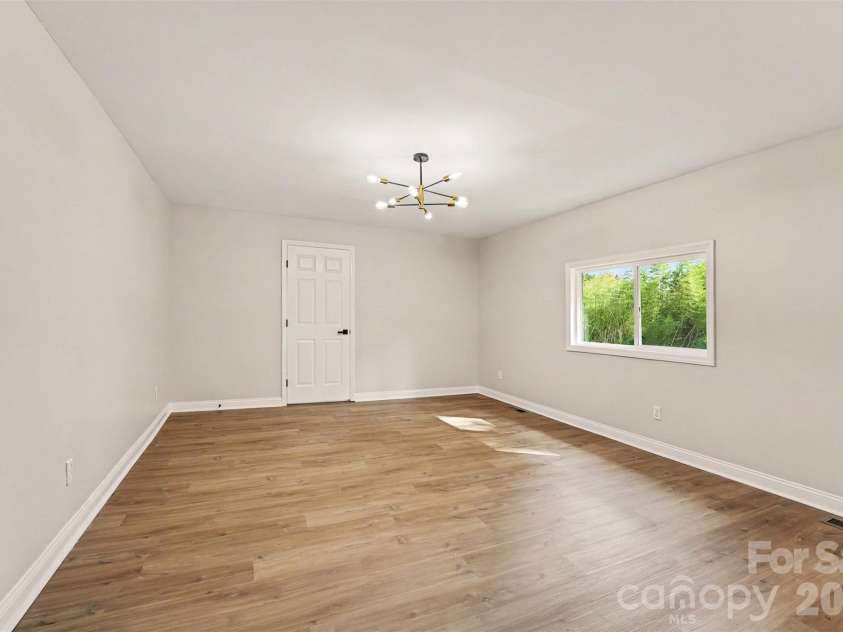 1902 19th Avenue, Hickory, NC 28601.  MLS# CAR4434826, YatesRealty ID 56643. 