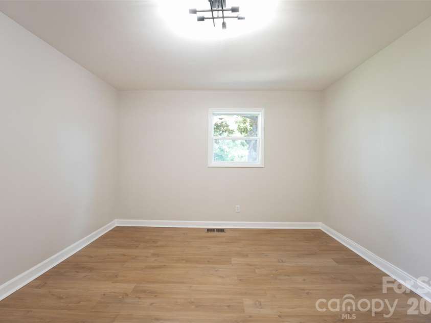 1902 19th Avenue, Hickory, NC 28601.  MLS# CAR4434826, YatesRealty ID 56643. 