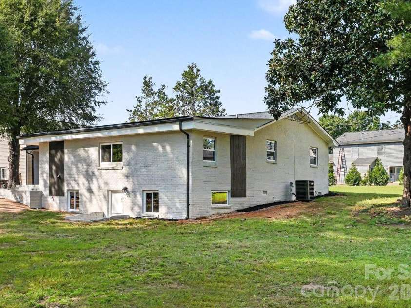 1902 19th Avenue, Hickory, NC 28601.  MLS# CAR4434826, YatesRealty ID 56643. 