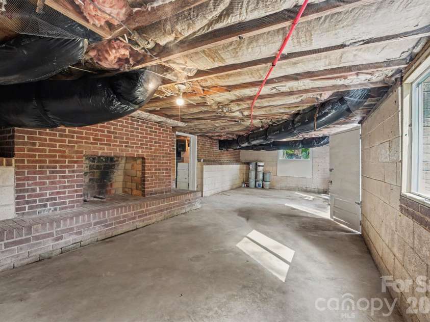 1902 19th Avenue, Hickory, NC 28601.  MLS# CAR4434826, YatesRealty ID 56643. 
