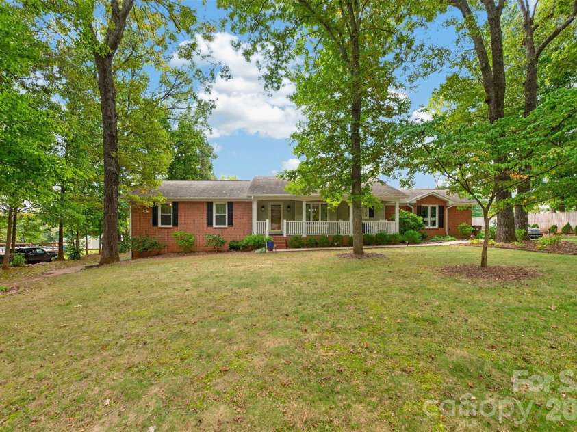1660 Fairway Drive, Newton, NC 28658.  MLS# CAR4433874, YatesRealty ID 56644. 