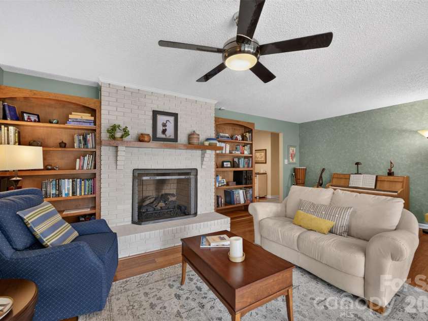1660 Fairway Drive, Newton, NC 28658.  MLS# CAR4433874, YatesRealty ID 56644. 