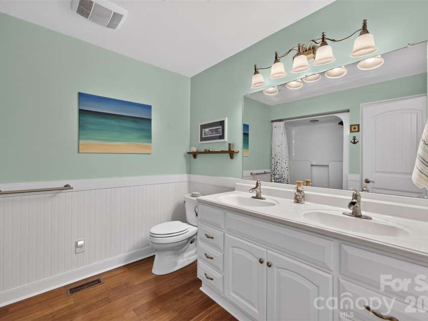 1660 Fairway Drive, Newton, NC 28658.  MLS# CAR4433874, YatesRealty ID 56644. 