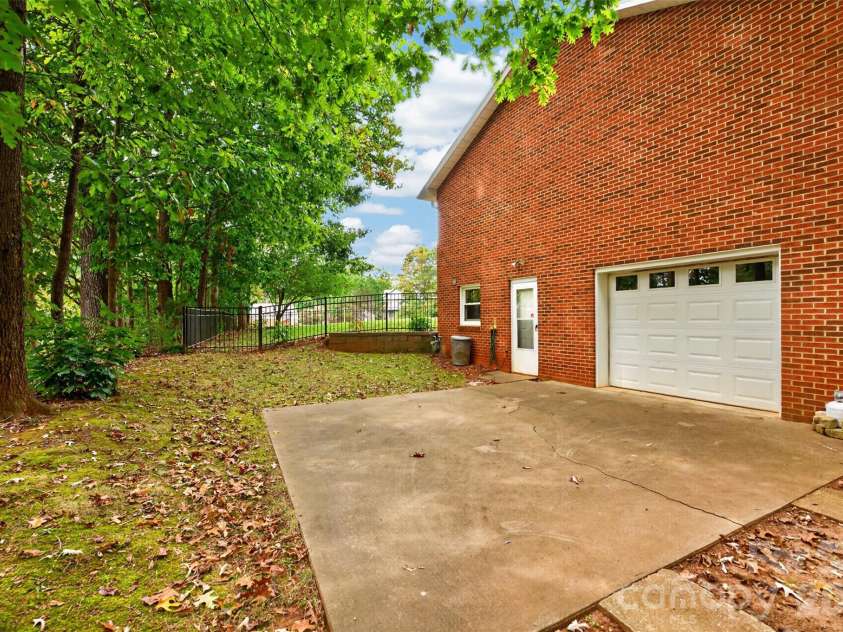 1660 Fairway Drive, Newton, NC 28658.  MLS# CAR4433874, YatesRealty ID 56644. 