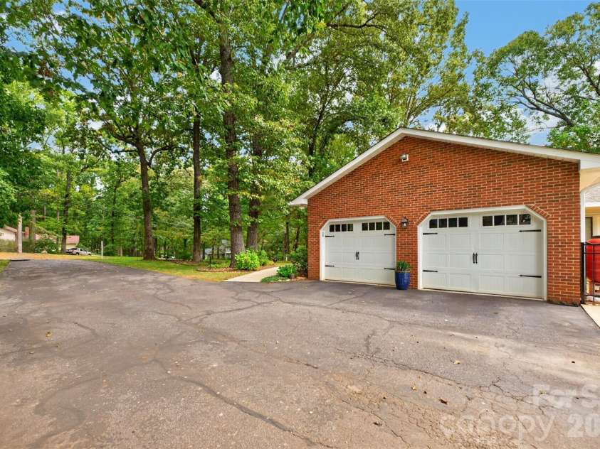 1660 Fairway Drive, Newton, NC 28658.  MLS# CAR4433874, YatesRealty ID 56644. 