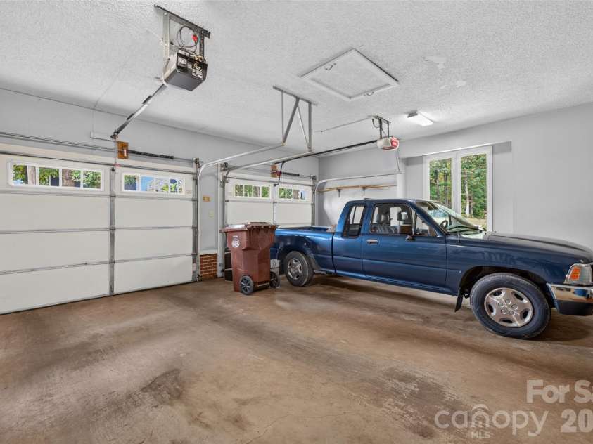 1660 Fairway Drive, Newton, NC 28658.  MLS# CAR4433874, YatesRealty ID 56644. 