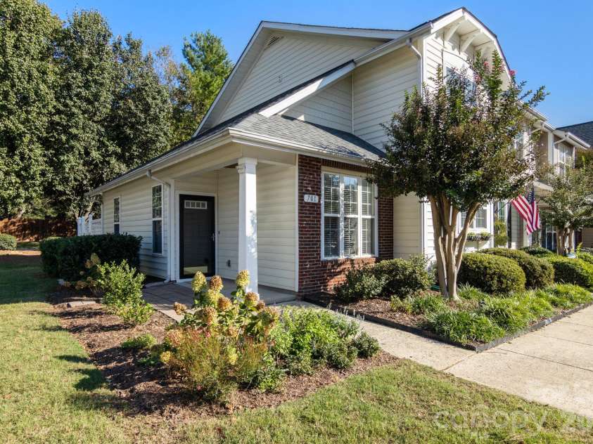 701 Shellstone Place, Fort Mill, SC 29708.  MLS# CAR4434041, YatesRealty ID 56645. Beautiful corner lot!