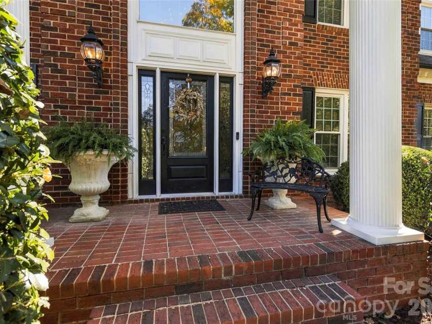 4301 Horseshoe Bend, Matthews, NC 28104.  MLS# CAR4431860, YatesRealty ID 56646. 