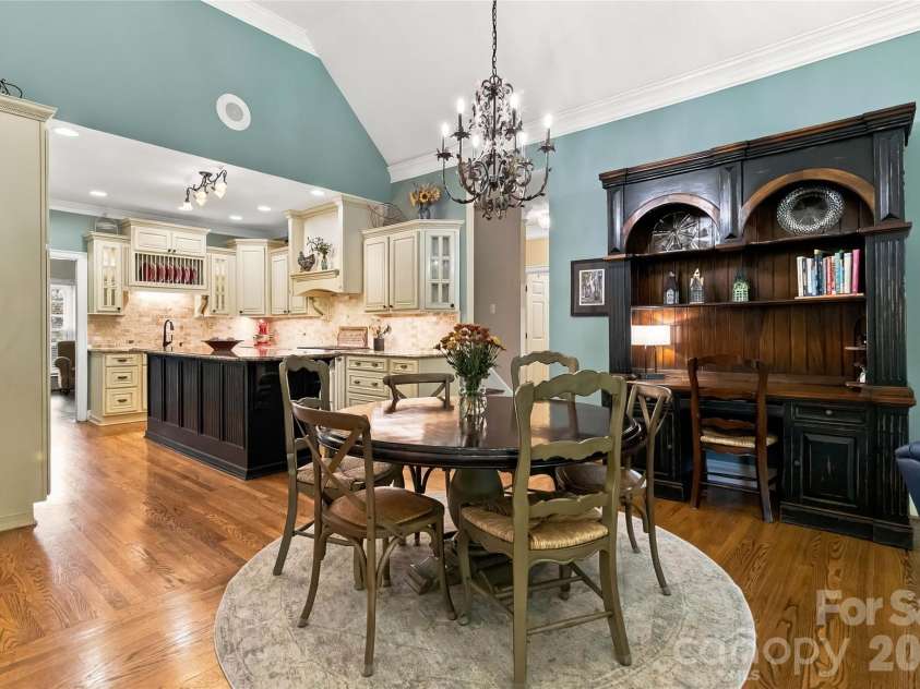 4301 Horseshoe Bend, Matthews, NC 28104.  MLS# CAR4431860, YatesRealty ID 56646. 