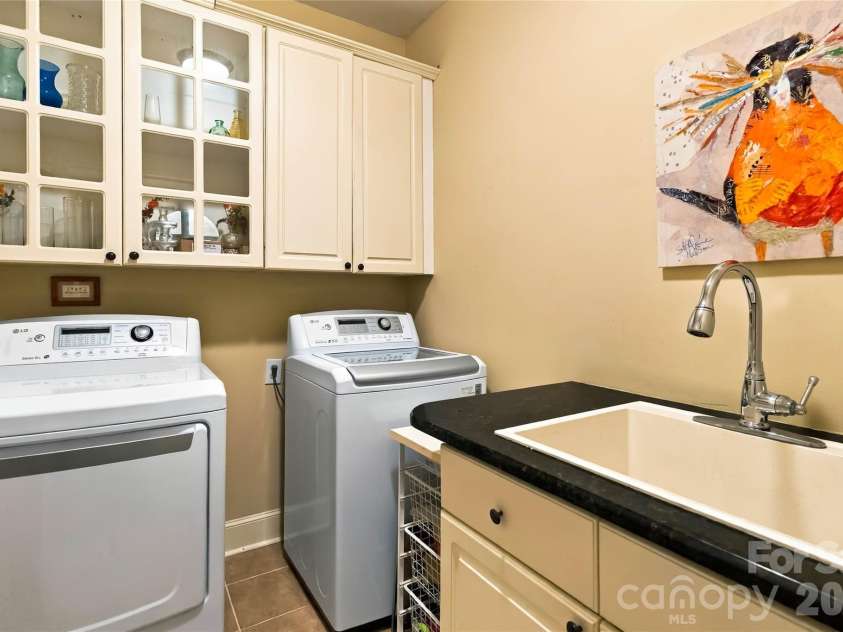 4301 Horseshoe Bend, Matthews, NC 28104.  MLS# CAR4431860, YatesRealty ID 56646. 