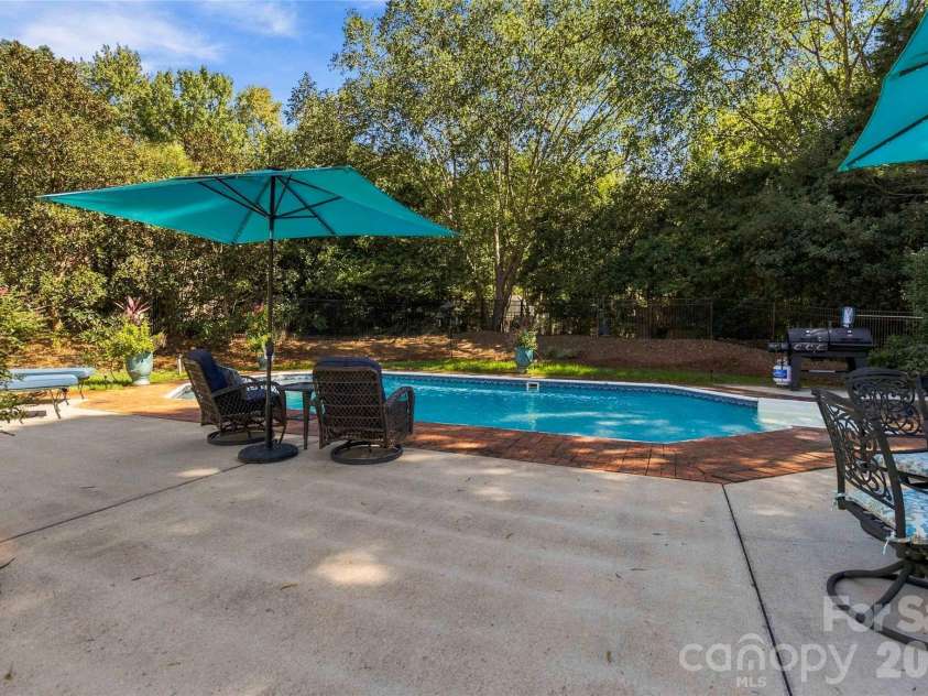 4301 Horseshoe Bend, Matthews, NC 28104.  MLS# CAR4431860, YatesRealty ID 56646. 