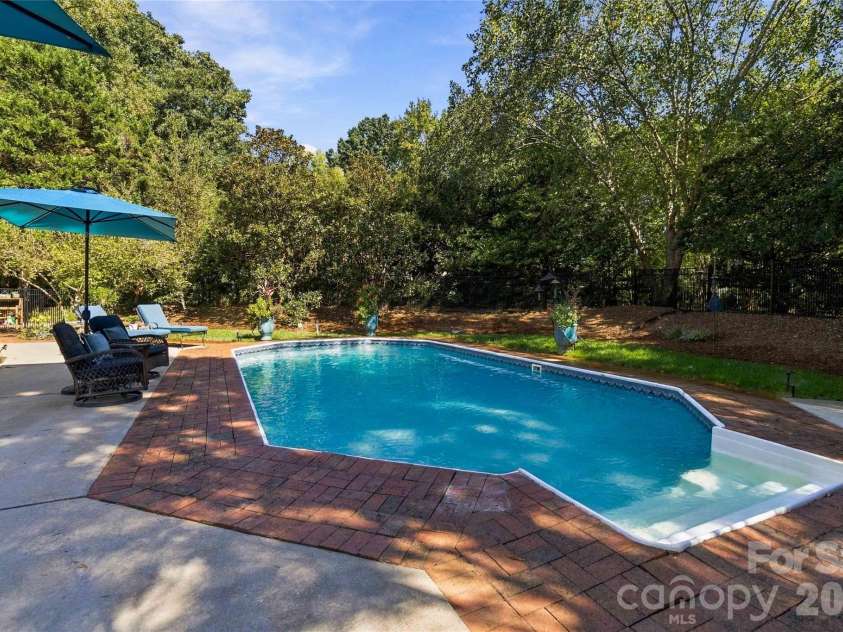4301 Horseshoe Bend, Matthews, NC 28104.  MLS# CAR4431860, YatesRealty ID 56646. 