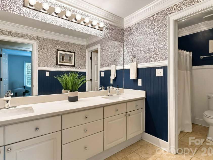 4301 Horseshoe Bend, Matthews, NC 28104.  MLS# CAR4431860, YatesRealty ID 56646. New quartz countertops, sinks and fixtures!